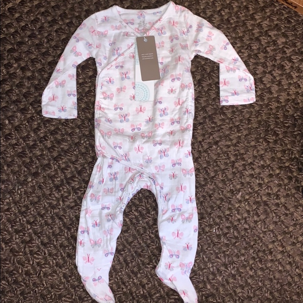 Aden + Anais long sleeve body suit